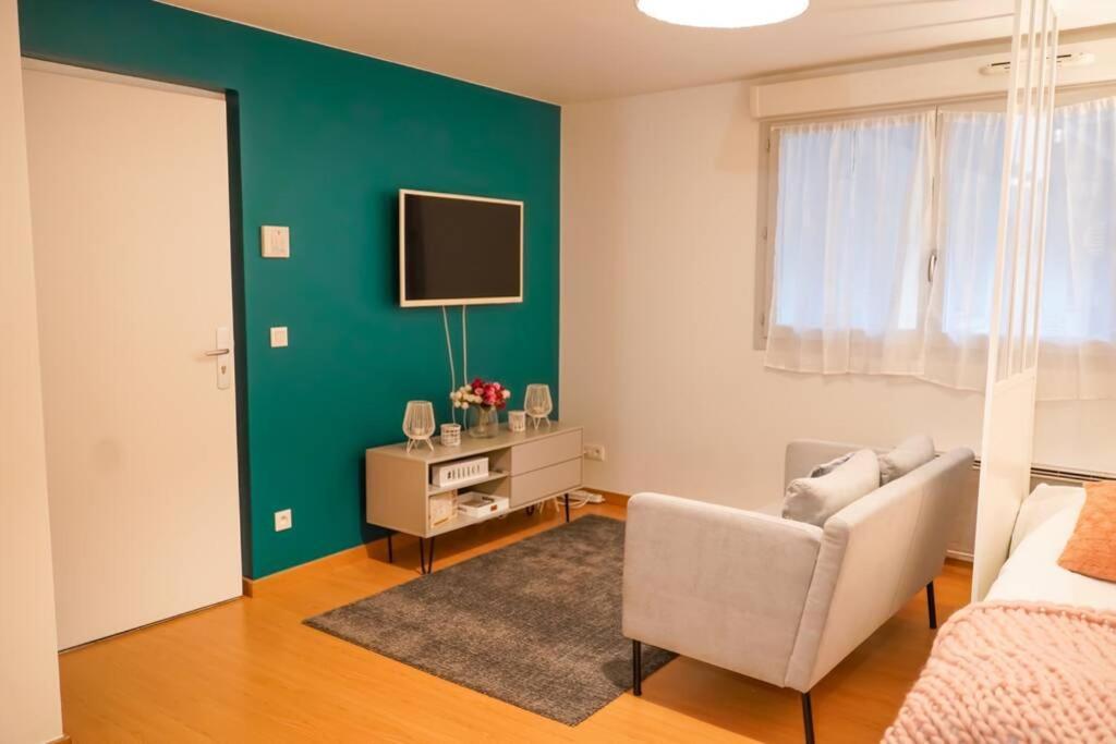 Le Confortable-Cosy Studio A 3 Minutes Du Metro Pantin Eksteriør bilde
